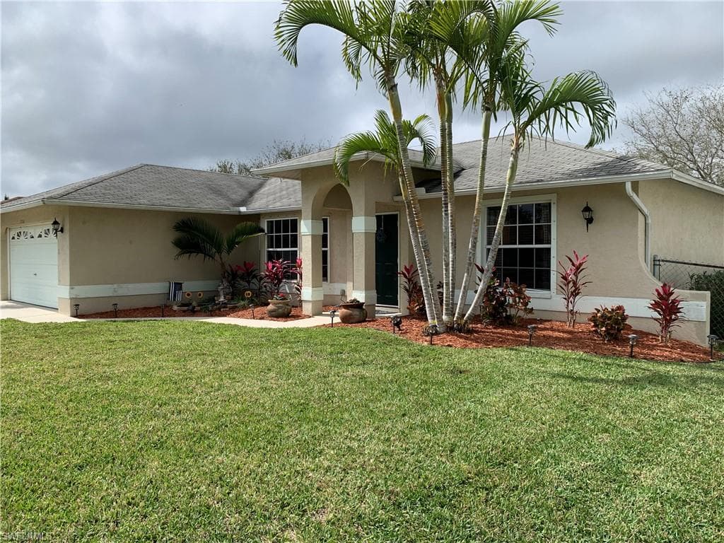 2706 SW 8th CT CAPE CORAL, FL 33914