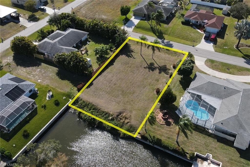 1907 NE 5th TER CAPE CORAL, FL 33909