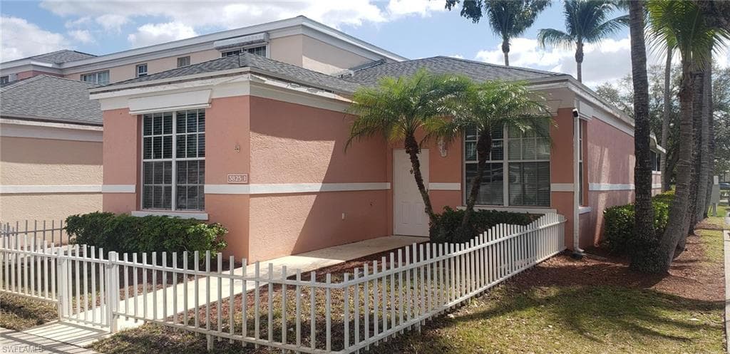 3825 Schoolhouse RD E 1 FORT MYERS, FL 33916