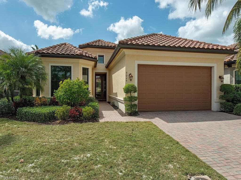 9049 Isla Bella CIR BONITA SPRINGS, FL 34135