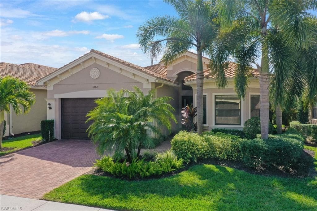 3382 Pacific DR NAPLES, FL 34119