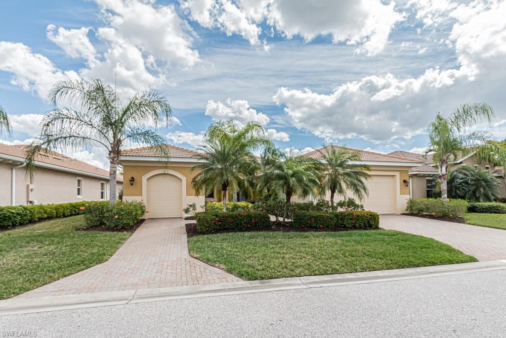 10523 Azzurra DR FORT MYERS, FL 33913