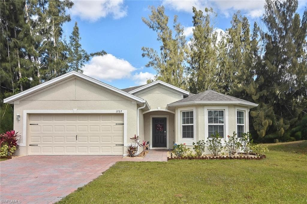 1727 SW 4th ST CAPE CORAL, FL 33991