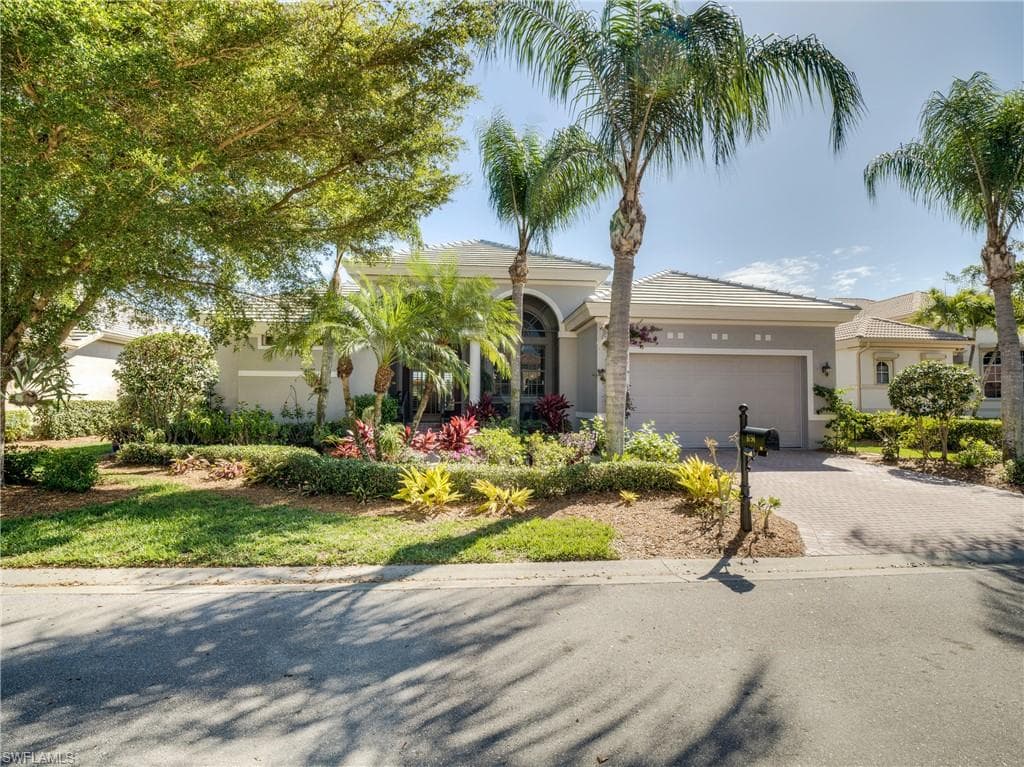 8794 New Castle DR FORT MYERS, FL 33908