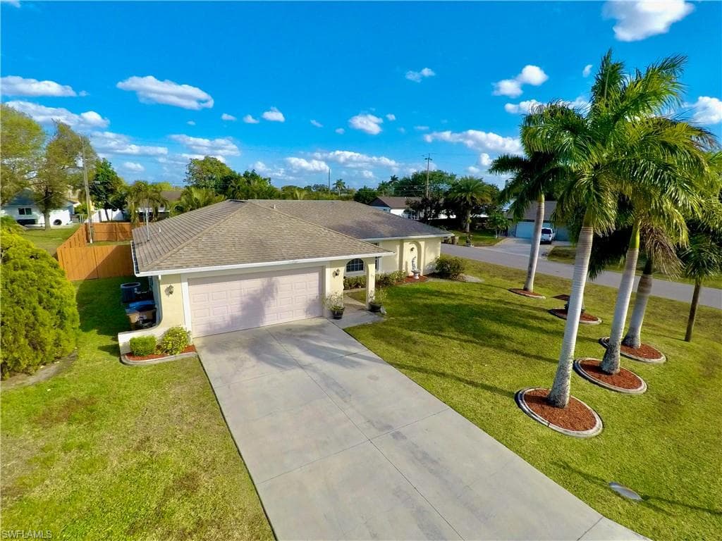 167 SE Santa Barbara PL CAPE CORAL, FL 33990