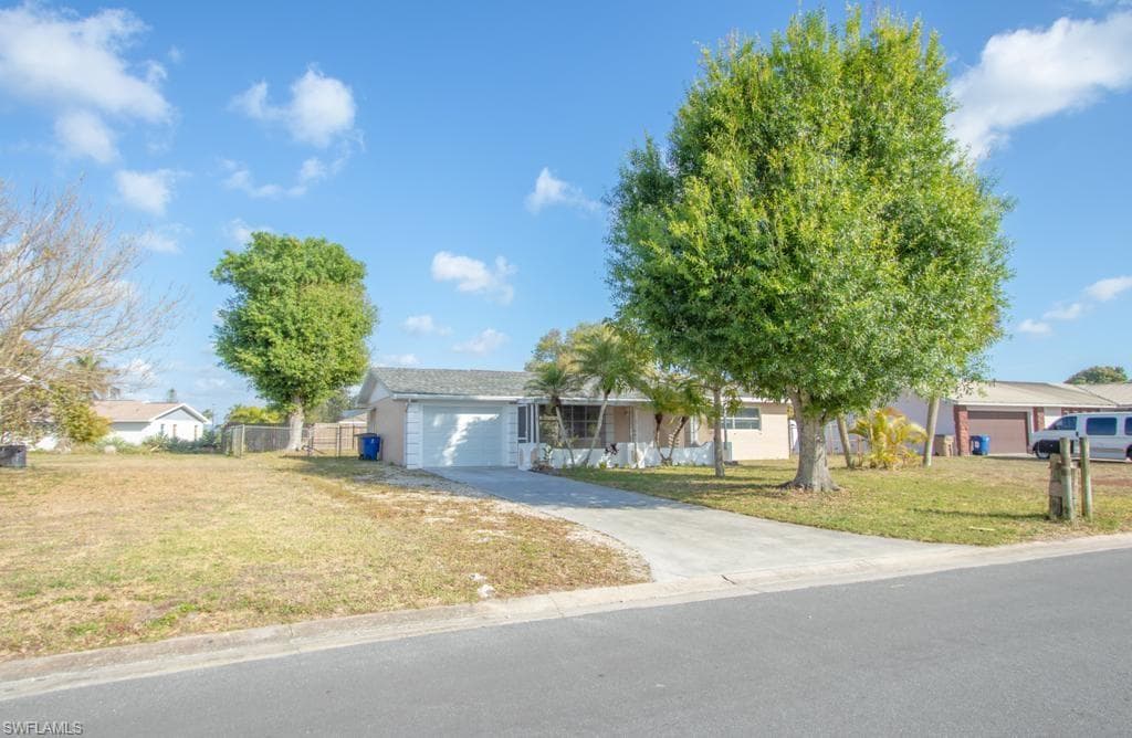 124 Durland AVE LEHIGH ACRES, FL 33936