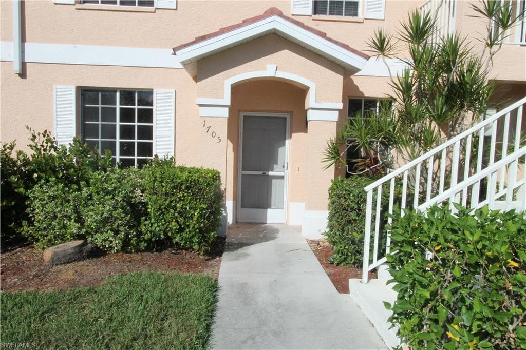 8075 Tiger CV 1705 NAPLES, FL 34113