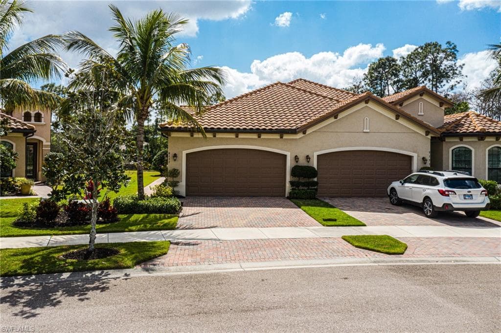 9157 Isla Bella CIR BONITA SPRINGS, FL 34135