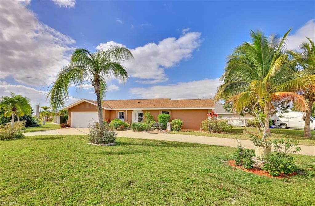 2420 Country Club BLVD CAPE CORAL, FL 33990