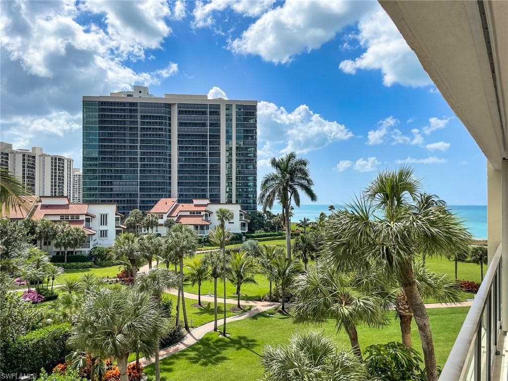 4901 Gulf Shore BLVD N 403 NAPLES, FL 34103