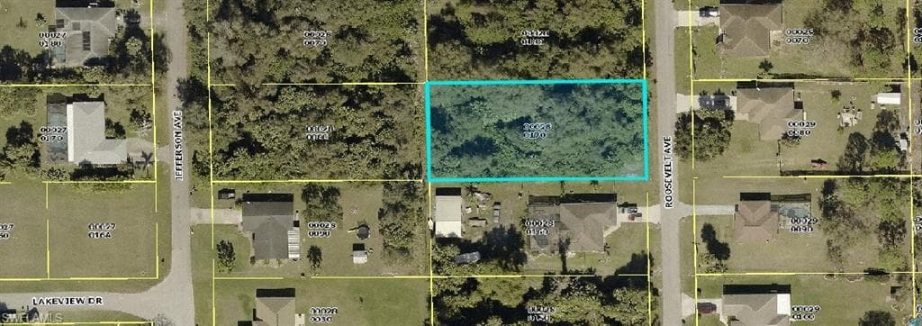 609 Roosevelt AVE LEHIGH ACRES, FL 33936