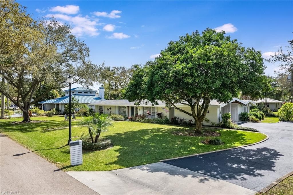 1226 Alhambra DR FORT MYERS, FL 33901