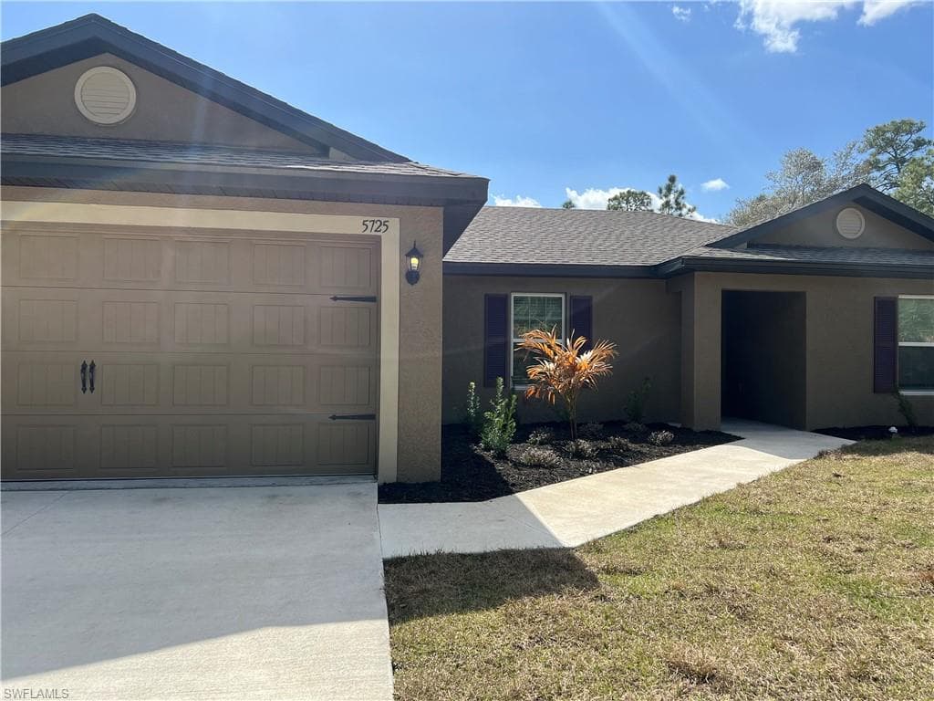 5725 Centro AVE NORTH PORT, FL 34288