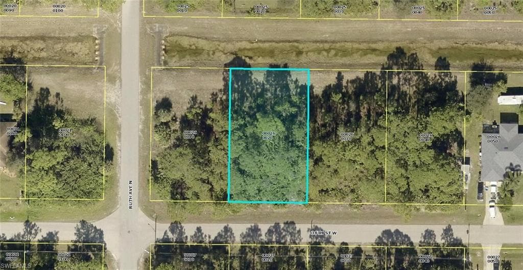 3216 38th ST W LEHIGH ACRES, FL 33971