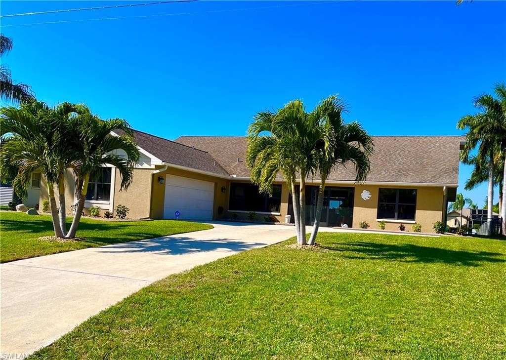 925 SE 43rd TER CAPE CORAL, FL 33904