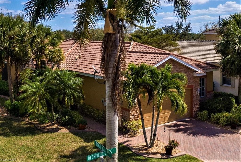 2597 Deerfield Lake CT CAPE CORAL, FL 33909