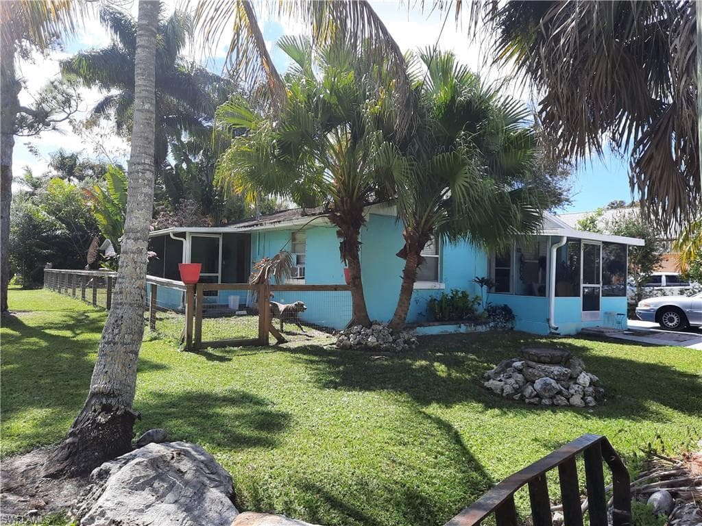 2400 Sunset AVE NAPLES, FL 34112