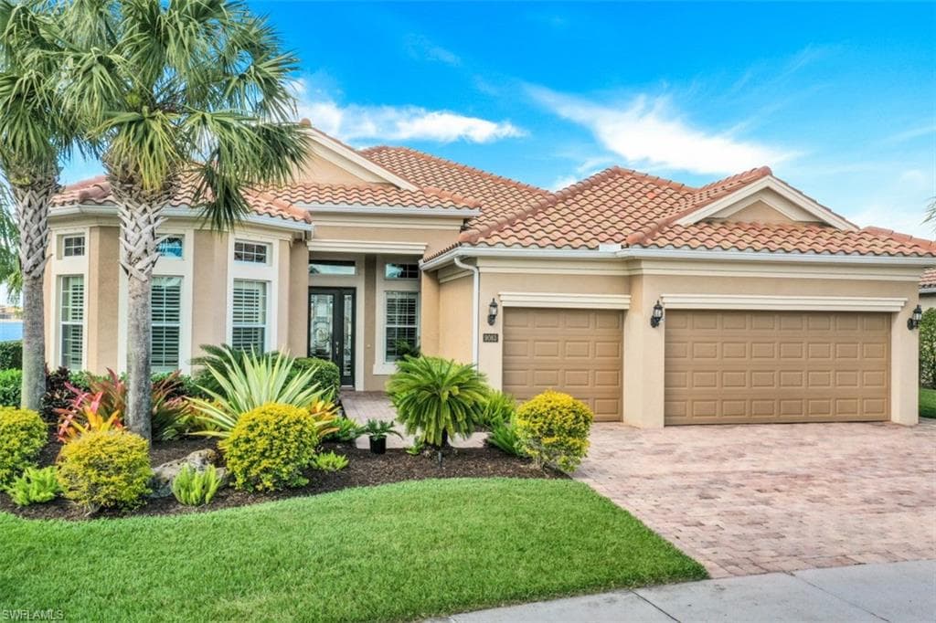 9083 Graphite CIR NAPLES, FL 34120