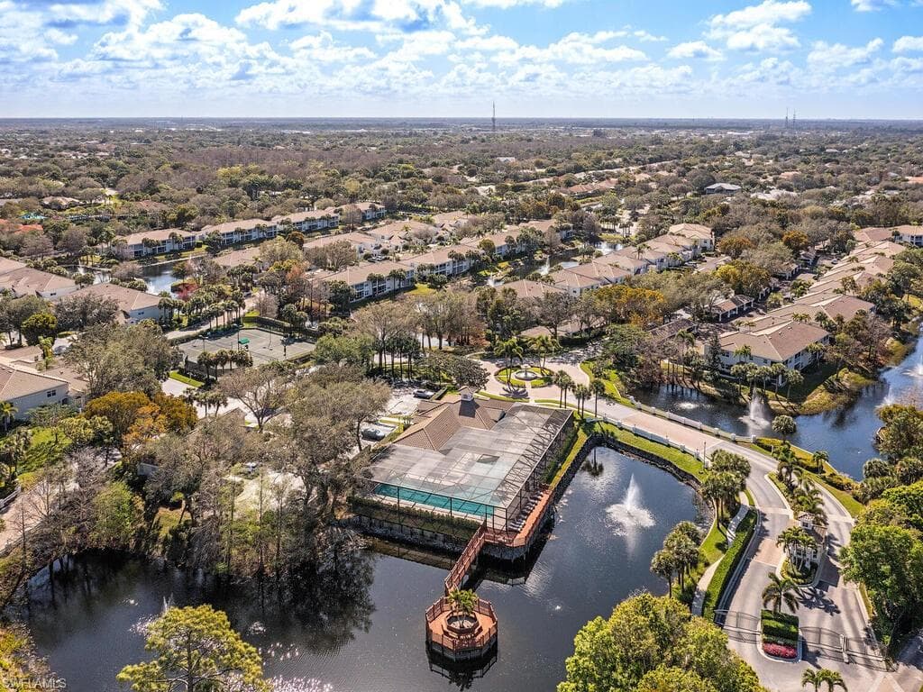 6829 Satinleaf RD S 204 NAPLES, FL 34109
