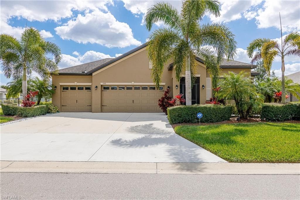 748 Evening Shade LN LEHIGH ACRES, FL 33974