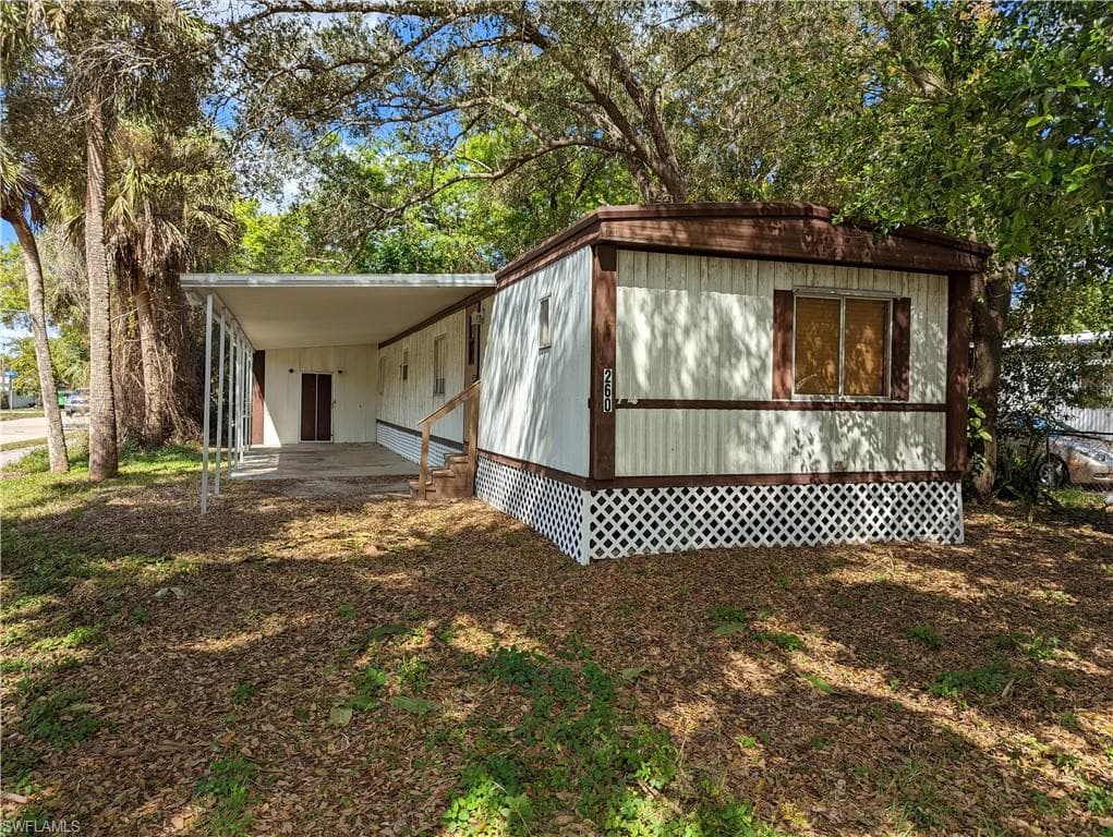 260 Clark ST NORTH FORT MYERS, FL 33903