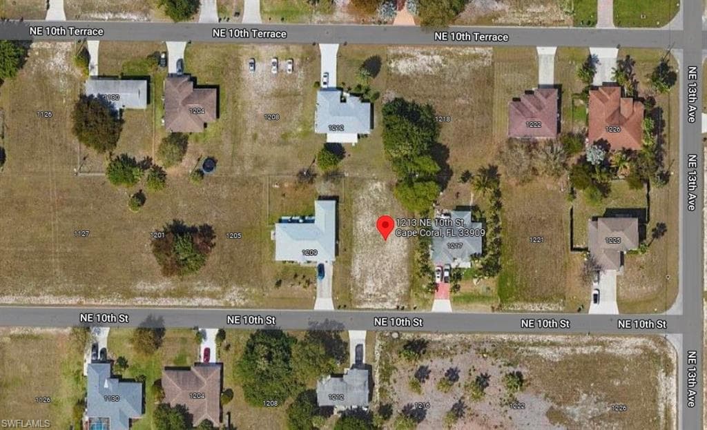 1213 NE 10th ST CAPE CORAL, FL 33909