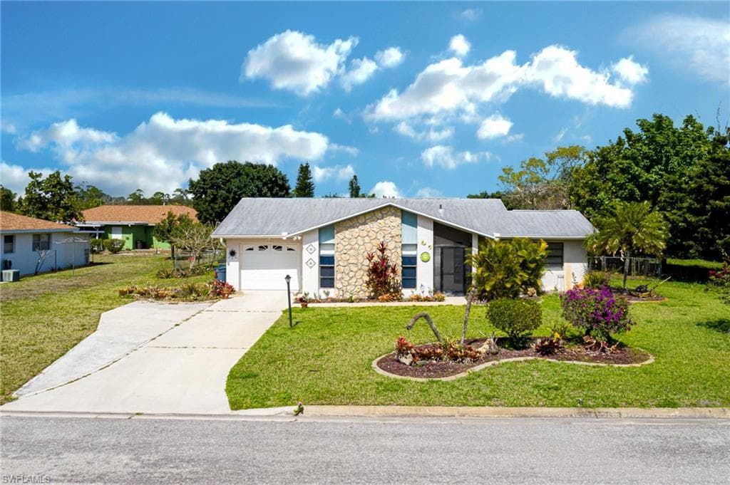 119 Burnside ST LEHIGH ACRES, FL 33936