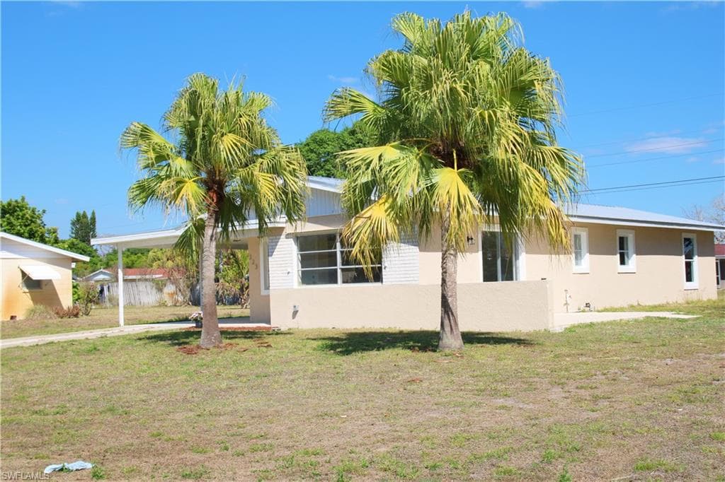 323 Inwood AVE S LEHIGH ACRES, FL 33936