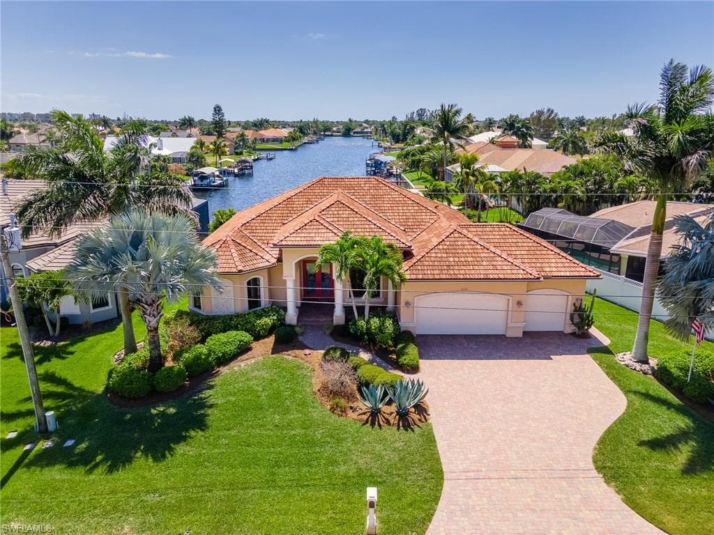 2528 SW 39th TER CAPE CORAL, FL 33914