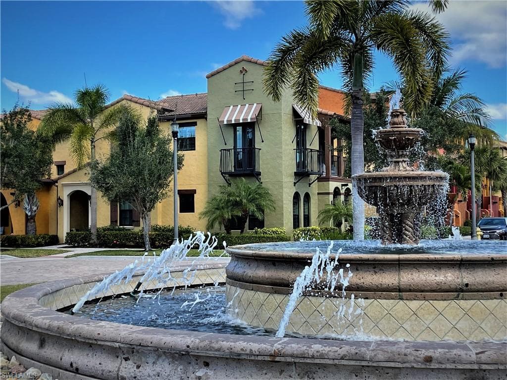 9071 Albion LN N 57-4 NAPLES, FL 34113