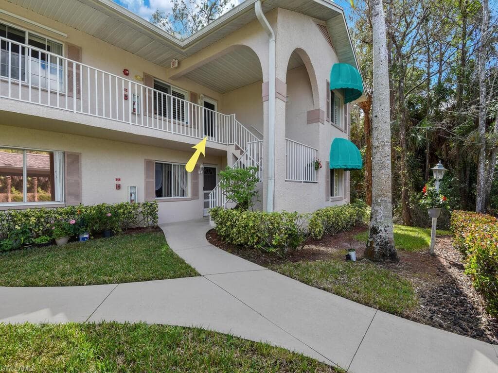 132 Belina DR 2-202 NAPLES, FL 34104