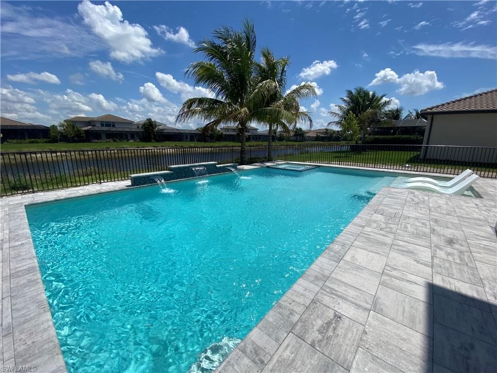 4692 Kensington CIR NAPLES, FL 34119