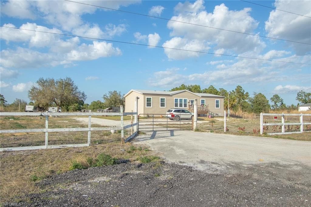 7824 8th PL LABELLE, FL 33935