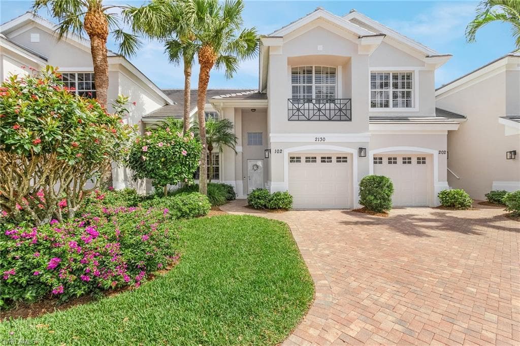 2130 Aberdeen LN 9-102 NAPLES, FL 34109