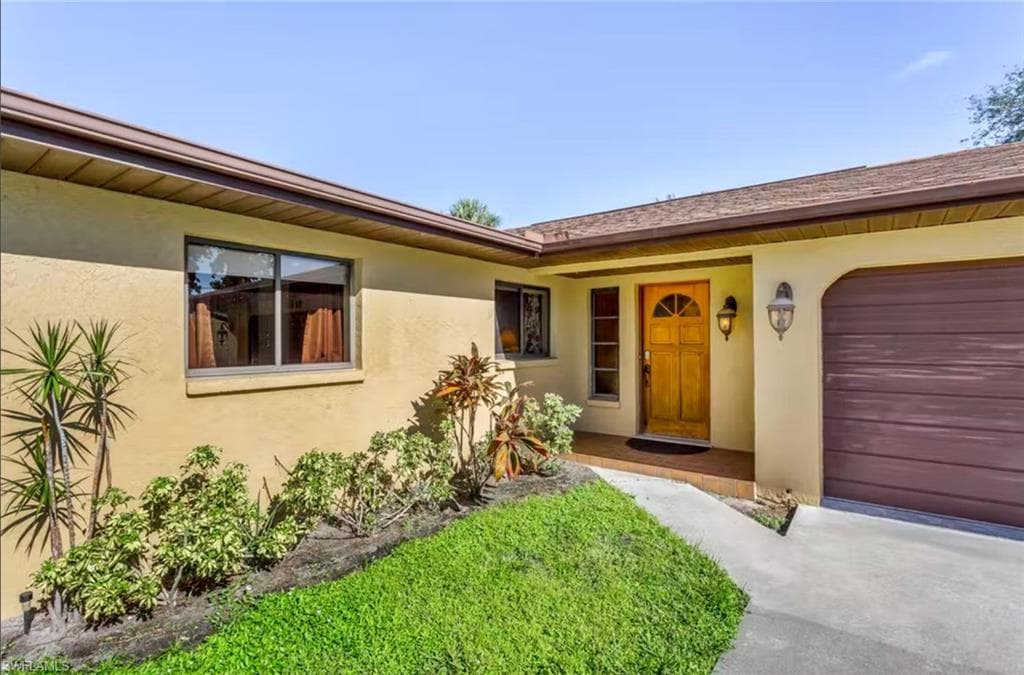 4822 Regal DR BONITA SPRINGS, FL 34134