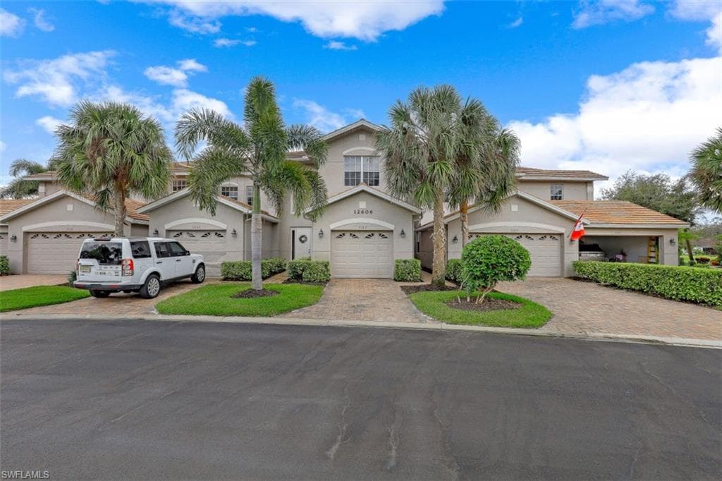 12606 Fox Ridge DR 7202 BONITA SPRINGS, FL 34135