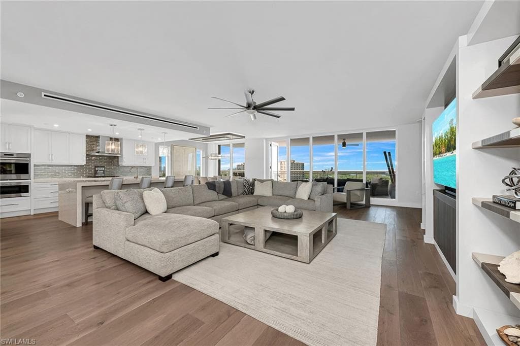 13915 Old Coast RD 701 NAPLES, FL 34110