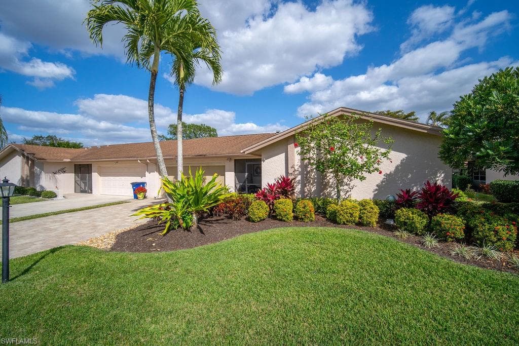 5684 Bolla CT FORT MYERS, FL 33919