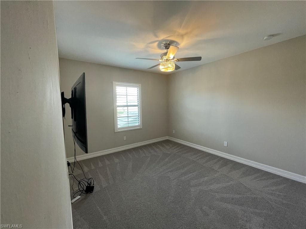 7324 Rockefeller DR NAPLES, FL 34119