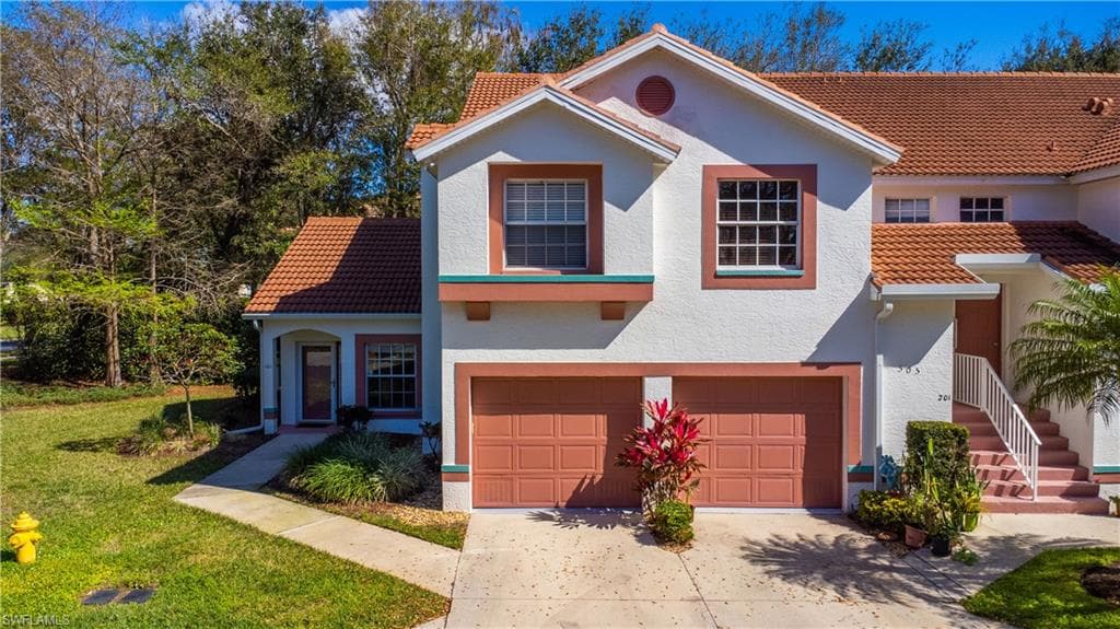 505 Windsor SQ 101 NAPLES, FL 34104