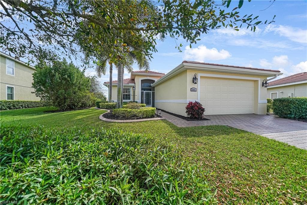2471 Ashbury CIR CAPE CORAL, FL 33991