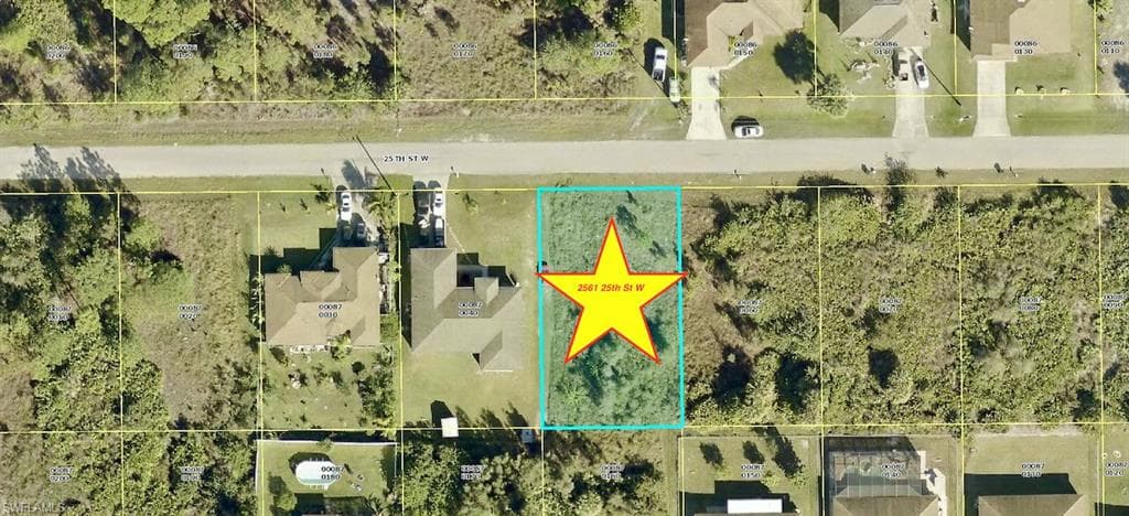2561 25th ST W LEHIGH ACRES, FL 33971