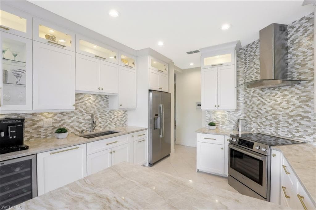 9560 Cypress Hammock CIR 101 ESTERO, FL 34135