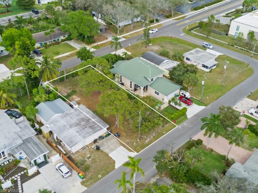 1328 Ridge ST NAPLES, FL 34103