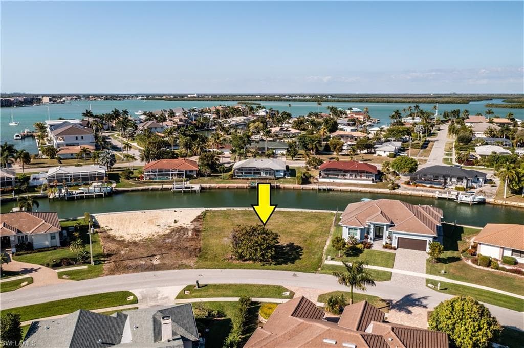 917 Juniper CT MARCO ISLAND, FL 34145