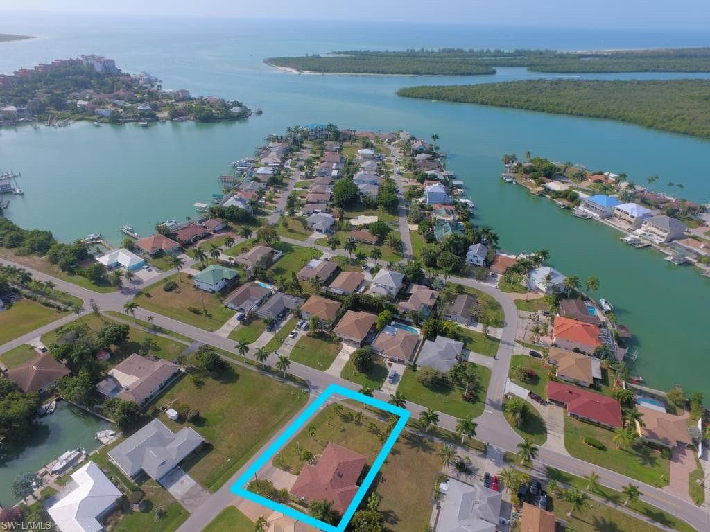 101 San Salvador ST NAPLES, FL 34113