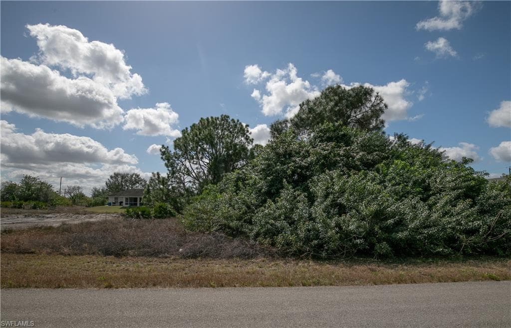 2615 28th ST SW LEHIGH ACRES, FL 33976
