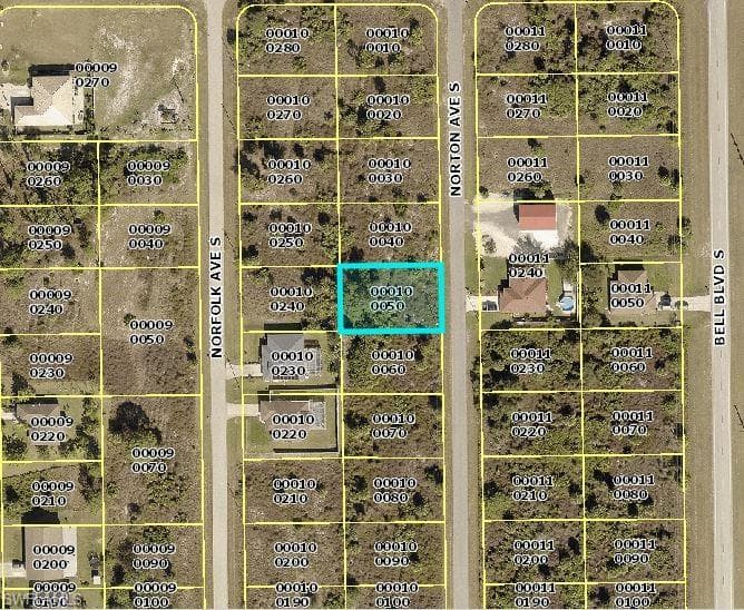 916 Norton AVE S LEHIGH ACRES, FL 33974