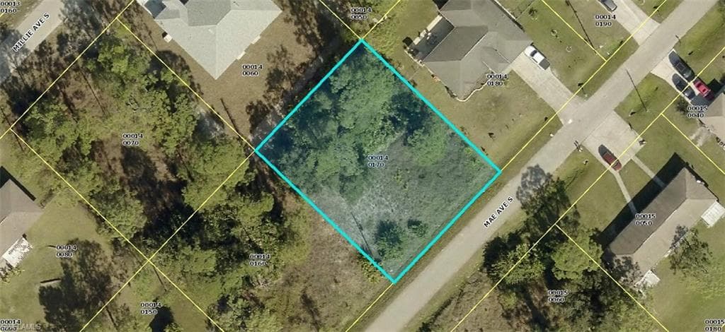 2420 / 2422 Mae Ave S Mae AVE S LEHIGH ACRES, FL 33973