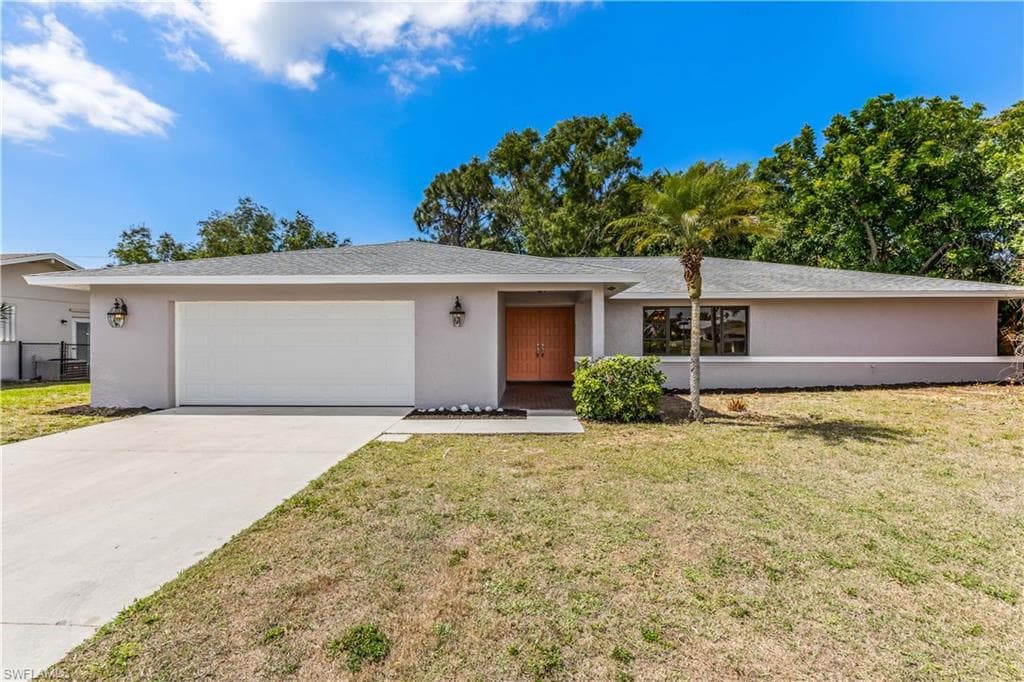 1402 S Larkwood SQ FORT MYERS, FL 33919